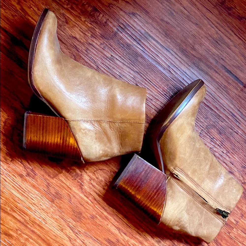 Dolce Vita Booties